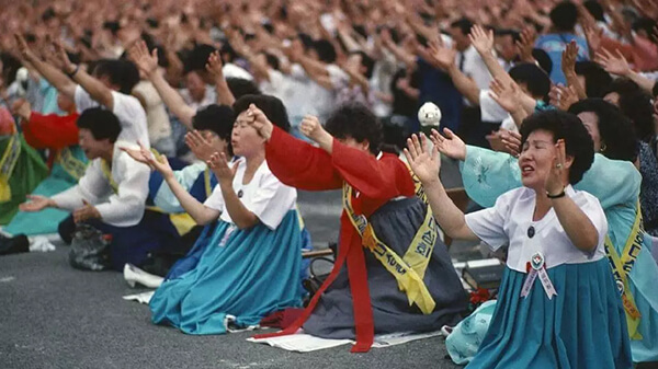 为什么基督教在韩国如此流行，几乎成为国教，而在日本和中国却没有？
