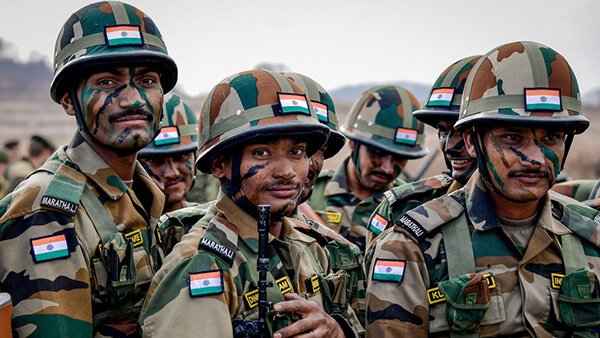 印军实力恐怖如斯！70%以上的印度人民相信印度军队可以打败中国军队？