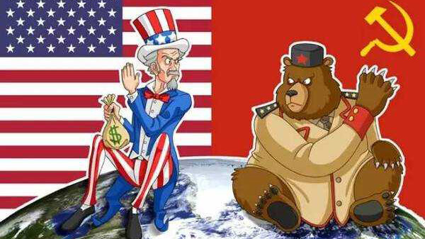 苏联开始解体时，哪个国家是仅次于美国的世界第二大强国？