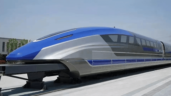 中国制造的时速600公里的磁悬浮列车下线，网友怎么看？