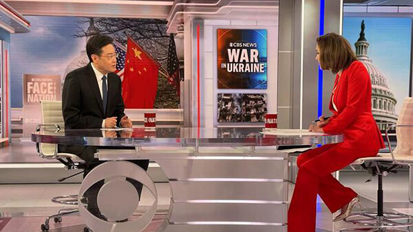 美国主播9分钟内23次打断对中国大使秦刚的采访，这种粗鲁背后是文化习惯还是另有目的？